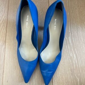 Nine West blue pumps